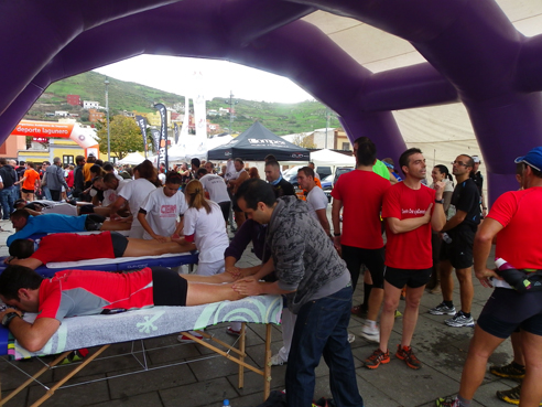 masajistas de CEM Canarias en maratón
