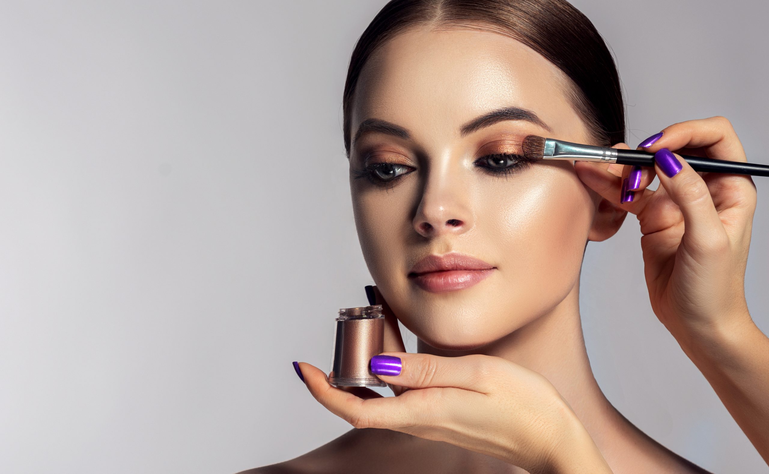 ¿Cuál es la diferencia entre maquillaje y maquillaje profesional?, CEM Canarias