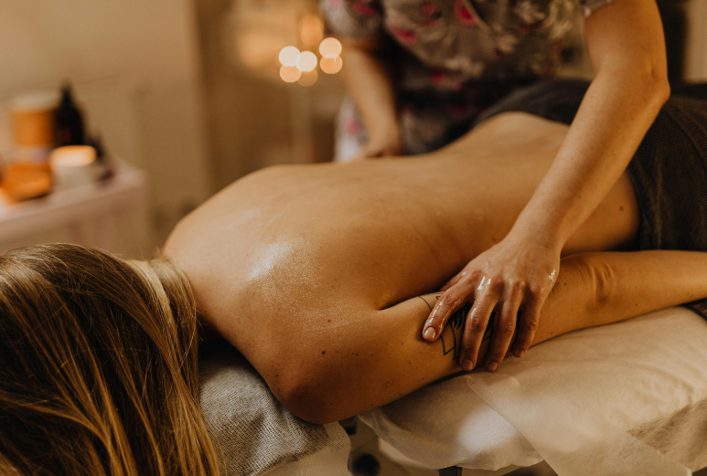 Por qué convertirse en un experto quiromasajista con nuestros cursos especializados , CEM Canarias