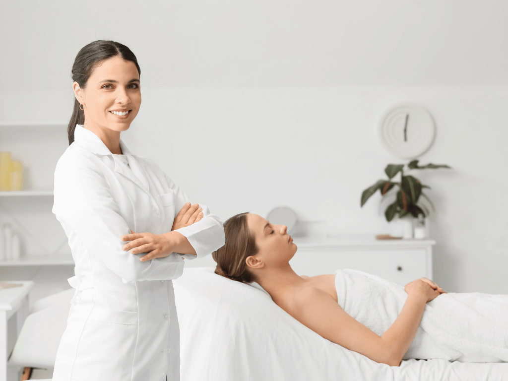 Por qu&eacute; los cursos de est&eacute;tica son una inversi&oacute;n rentable, CEM Canarias