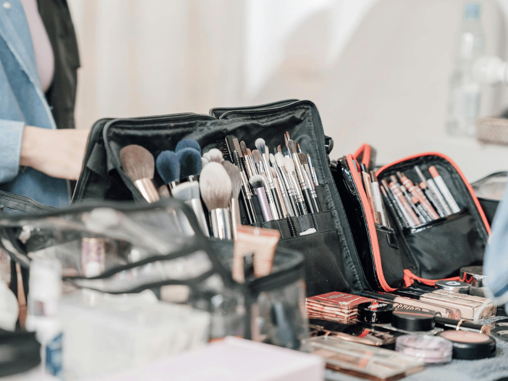C&oacute;mo aprovechar tu formaci&oacute;n en belleza para trabajar por cuenta propia, CEM Canarias